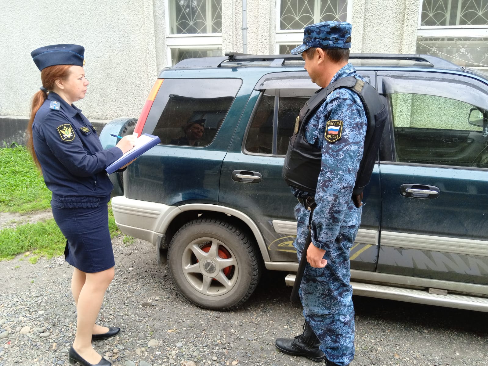 Долг в 700 тыс. рублей  перед сыном погашен в полном объеме.